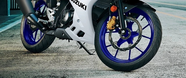 Suzuki giới thiệu mẫu xe côn tay mới sở hữu smartkey và abs 2 kênh