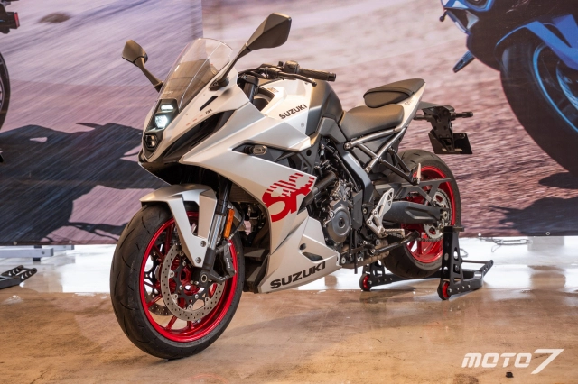 Suzuki gsx-8r 2024 và v-strom 800 2024 chính thức ra mắt