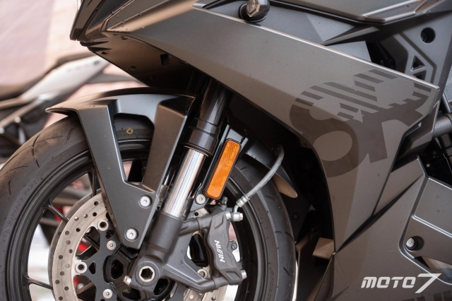 Suzuki gsx-8r 2024 và v-strom 800 2024 chính thức ra mắt