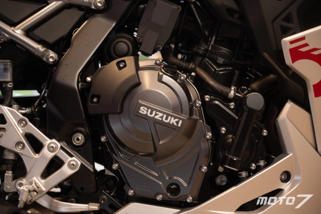 Suzuki gsx-8r 2024 và v-strom 800 2024 chính thức ra mắt