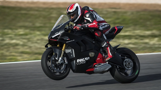 Tại sao các nhà sản xuất nhật bản từ bỏ phân khúc superbike nhưng châu âu vẫn tiếp tục duy trì