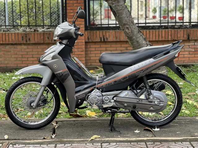 Tại sao yamaha pg-1 lại có giá bán đắt hơn sirius fi gần 10 triệu đồng