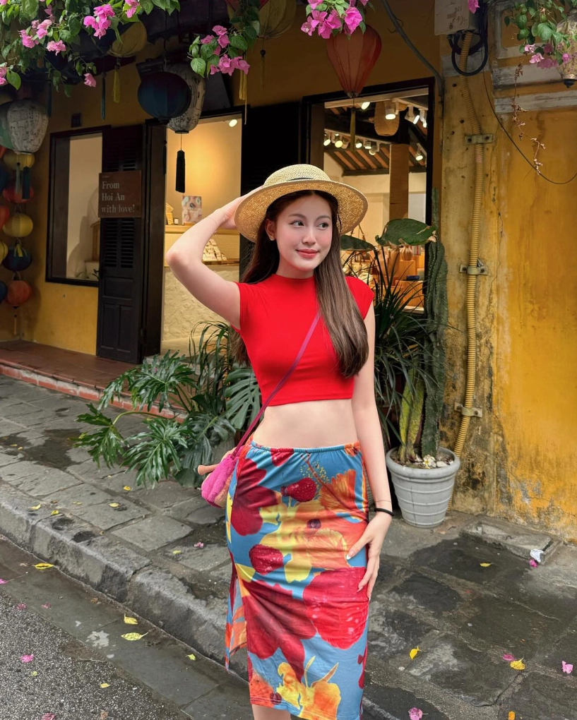 Tăng mỹ hàn nhận bão like khi diện đồ bình dân