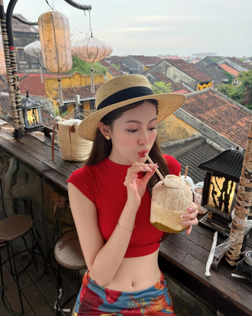 Tăng mỹ hàn nhận bão like khi diện đồ bình dân