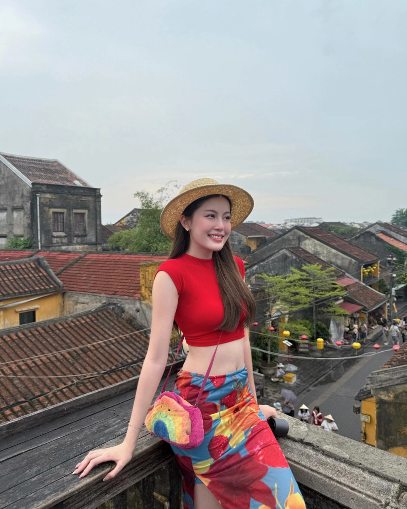 Tăng mỹ hàn nhận bão like khi diện đồ bình dân