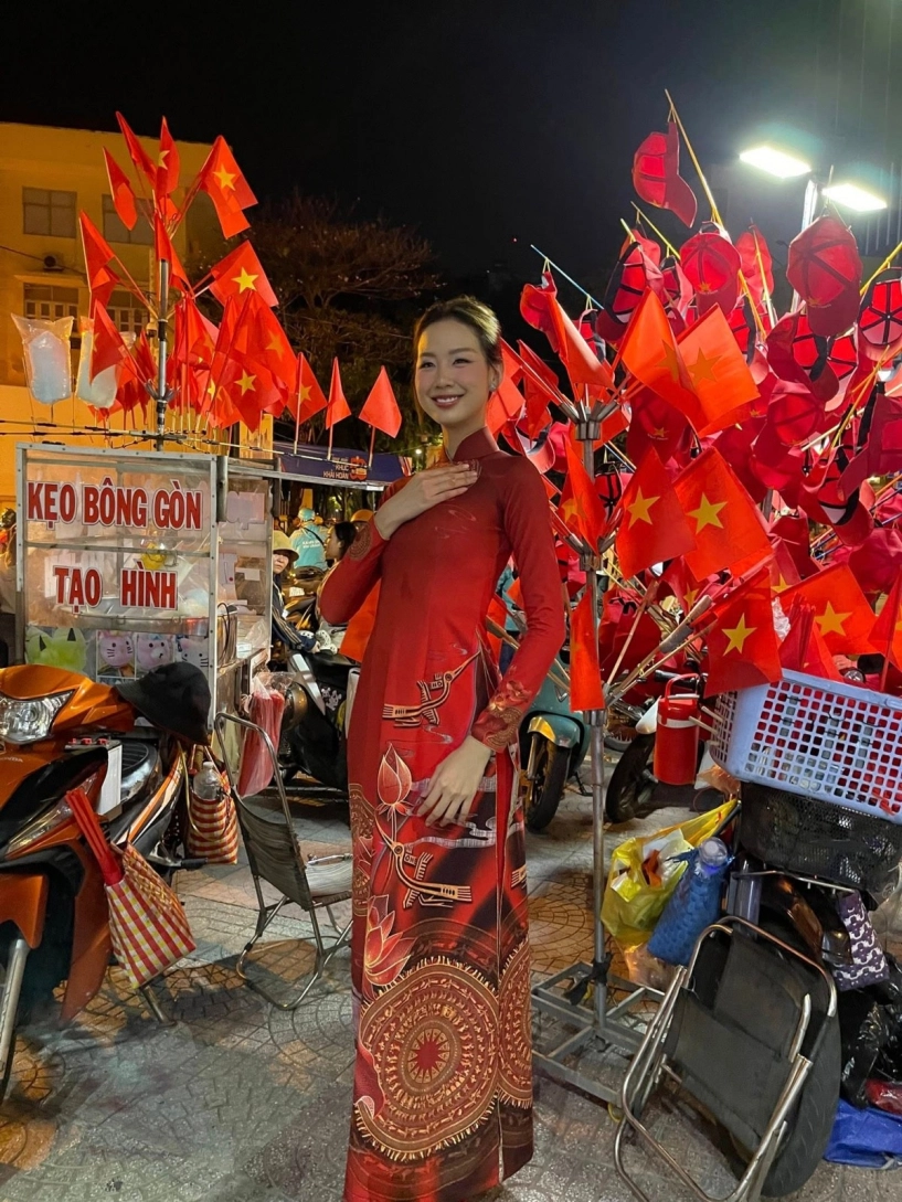 Tham dự đại lễ 50 năm giải phóng miền nam dàn hoa hậu có mặt từ 4 giờ sáng