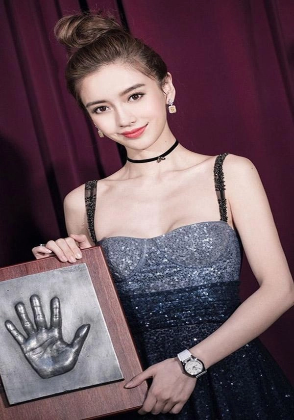 Thân hình cò hương nhưng nữ thần cổ trang angela baby vẫn có làn da đẹp chính nhờ thứ này