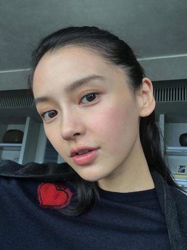 Thân hình cò hương nhưng nữ thần cổ trang angela baby vẫn có làn da đẹp chính nhờ thứ này