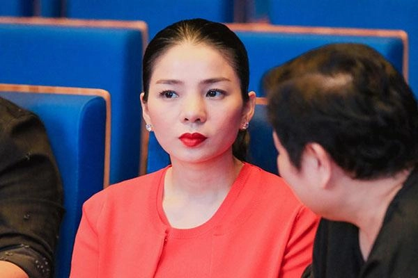 Tháo sụn mũi vì sắp hoại tử nhưng lệ quyên lại được người hâm mộ khen hết lời