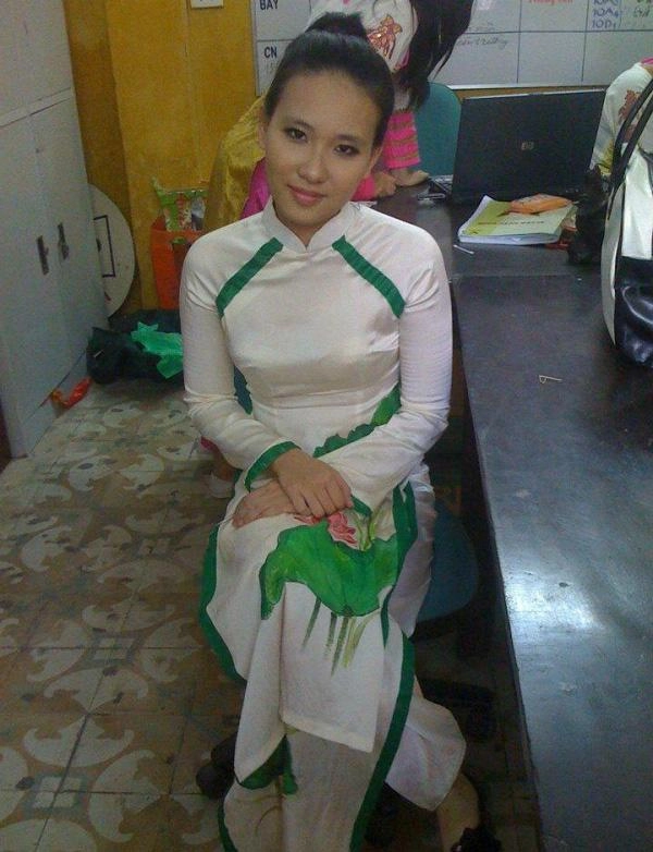 Thật khó tin khi những cô nàng đẹp trai nhất showbiz lại có thời nữ tính đến vậy