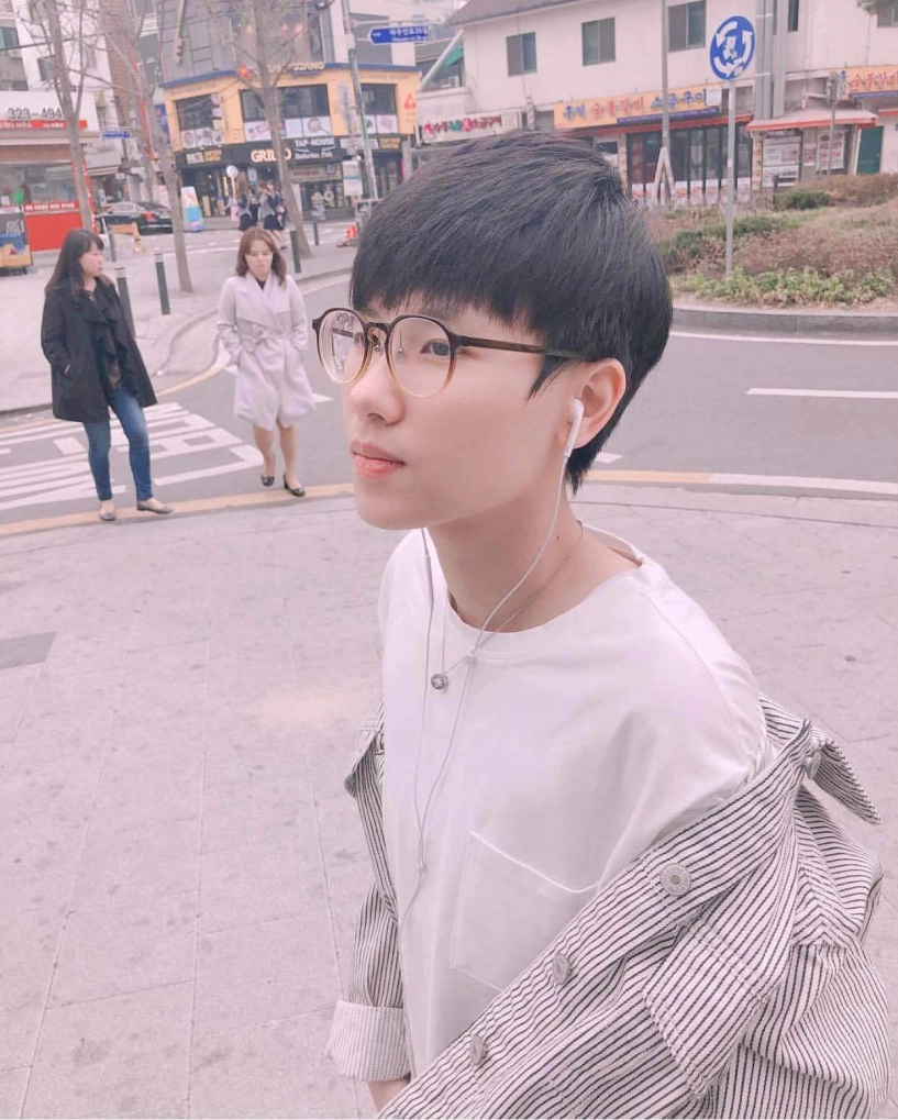 Thật khó tin khi những cô nàng đẹp trai nhất showbiz lại có thời nữ tính đến vậy