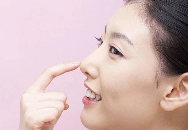 Thế giới bây giờ đảo điên thật rồi tưởng lòi sụn sau nâng mũi tháo ra lại chẳng phải sụn
