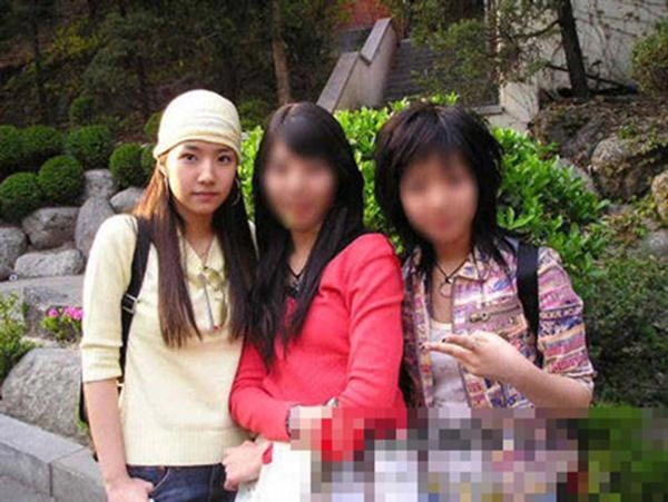 Thì ra lâu nay vì bức hình này mà thư ký kim bị hiểu lầm đại phẫu toàn mặt