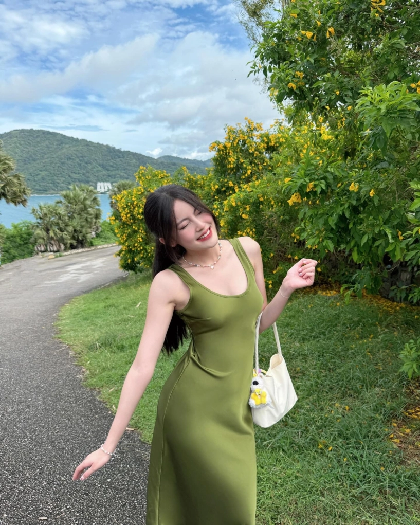 Thời trang khoe body của bạn gái hieuthuhai