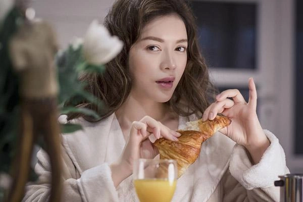 Thừa sắc để mặt mộc nhưng mỹ tâm lý nhã kỳ lại làm fan thất vọng vì tham son phấn