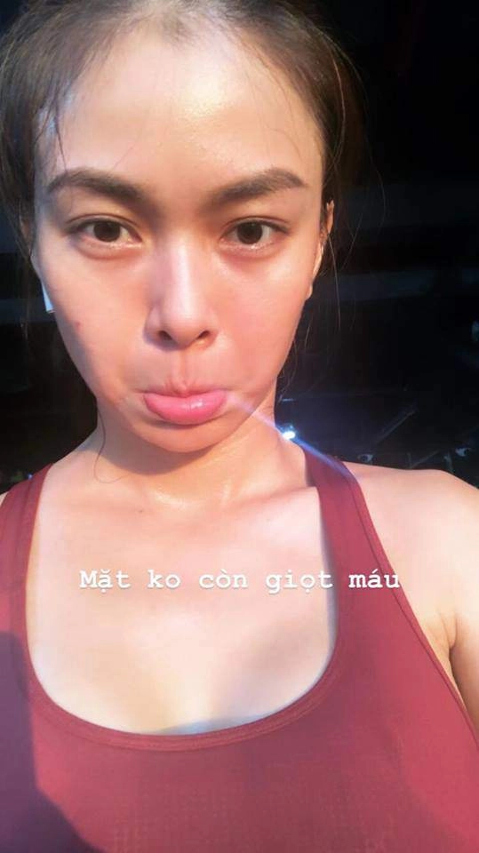 Tiễn h hen niê lên đường thi miss univere mâu thuỷ chỉ đánh son kẻ mày mà vẫn xinh đẹp