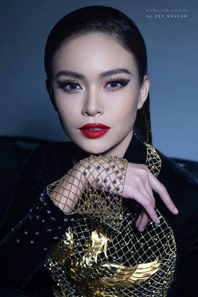 Tiễn h hen niê lên đường thi miss univere mâu thuỷ chỉ đánh son kẻ mày mà vẫn xinh đẹp