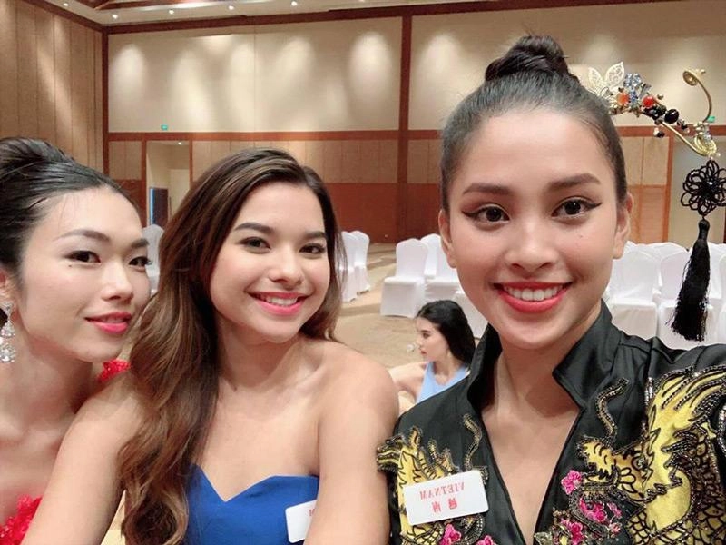 Tiểu vy mai phương thuý và loạt mỹ nhân dù make-up kỹ càng vẫn lộ làn da chi chít mụn