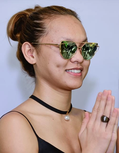 Tiểu vy mai phương thuý và loạt mỹ nhân dù make-up kỹ càng vẫn lộ làn da chi chít mụn