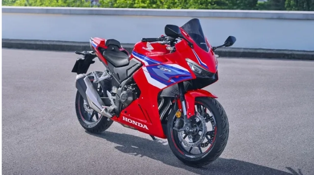 Tin được không ninja zx-4r sắp có đối thủ cứng cựa mới mang tên cbr400r four