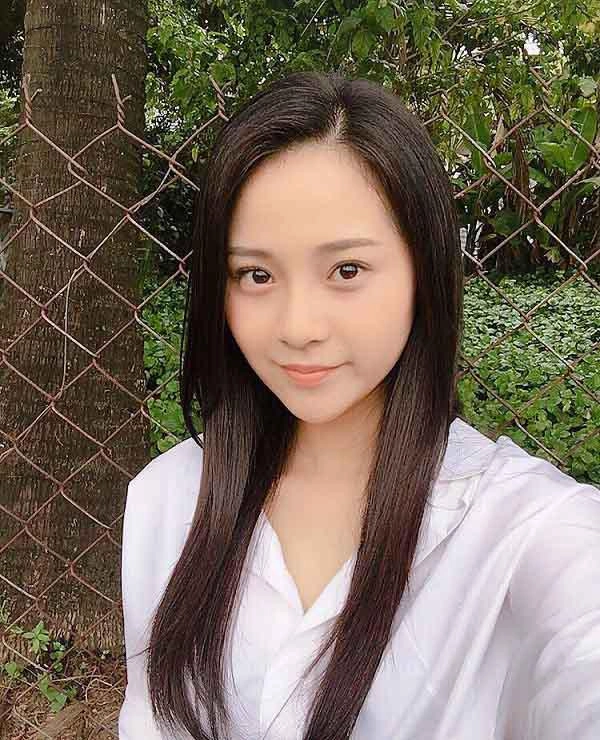 tình địch cao tay khiến nhã phương cứng họng là người xinh đẹp đến mức nào