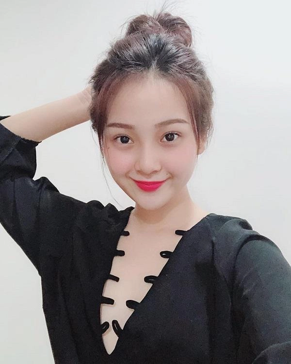 tình địch cao tay khiến nhã phương cứng họng là người xinh đẹp đến mức nào