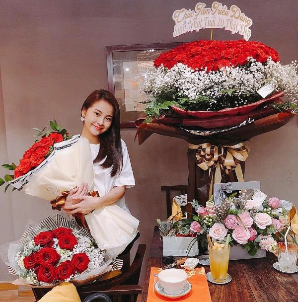 tình địch cao tay khiến nhã phương cứng họng là người xinh đẹp đến mức nào