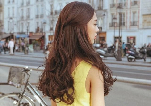 Tóc uốn chơi tết nhưng rối nùi không vào nếp làm ngay cách này vừa dễ vừa đẹp chuẩn salon