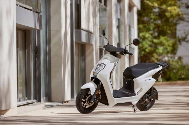 Tôi cực sốc khi nghe tin xe máy điện yamaha sẽ do honda sản xuất