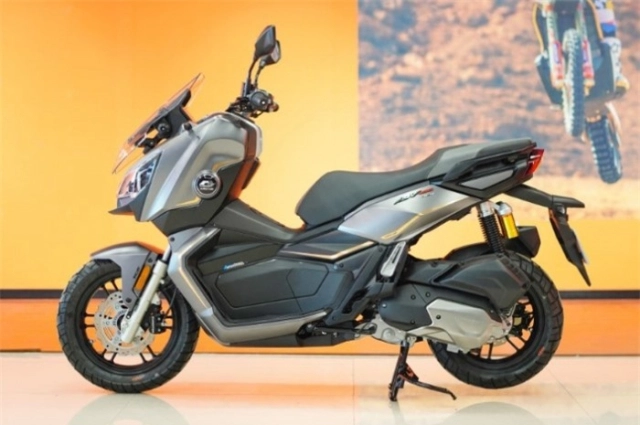Tôi thích qjmoto fort 150 vì giá rẻ ngang airblade nhưng công nghệ hơn hẳn sh