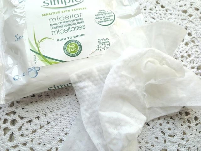 Top 5 loại giấy tẩy trang vừa tiện vừa rẻ không thể thiếu khi đi du lịch ngày hè