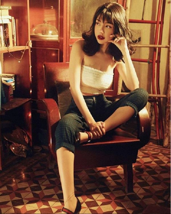 Trên 30 rồi mà elly trần vẫn khoe dáng táo bạo lộ hình xăm chỗ nhạy cảm