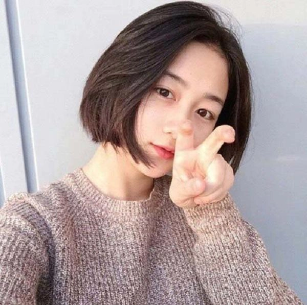 Trong khi các mỹ nhân việt thay đổi kiểu tóc liên tục hari chỉ trung thành với kiểu tóc này