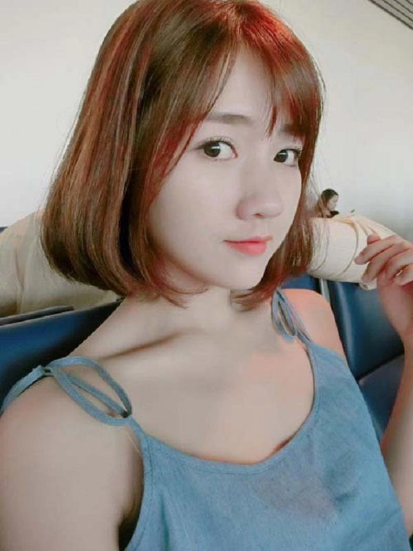 Trong khi các mỹ nhân việt thay đổi kiểu tóc liên tục hari chỉ trung thành với kiểu tóc này