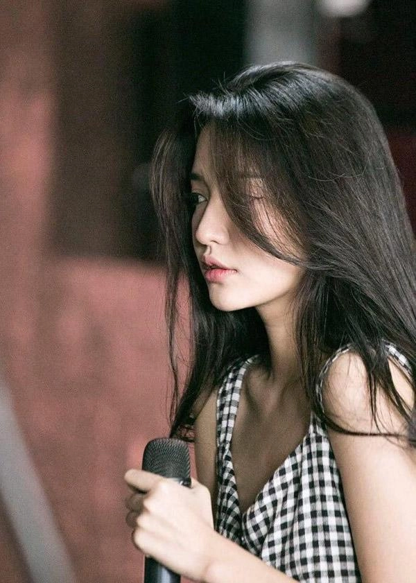 trót dại xuống tóc ăn tết bích phương khiến các fan dậy sóng bởi nhan sắc khác lạ