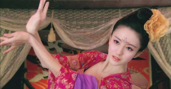 Từ kỹ nữ thành hoàng hậu triệu phi yến càng điên cuồng làm đẹp đến mức vô sinh