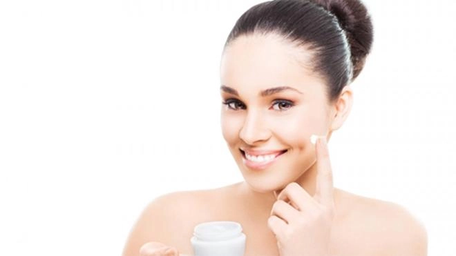 Từ u30 trở lên chị em không cần lo nếp nhăn khóe miệng nữa khi có những bí quyết này