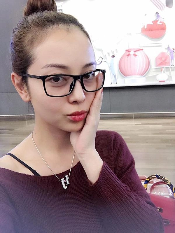 Tưởng chừng xinh đẹp bất chấp thời gian cuối cùng jennifer phạm cũng để lộ khuyết điểm già nua