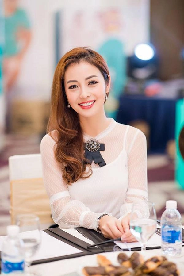 Tưởng chừng xinh đẹp bất chấp thời gian cuối cùng jennifer phạm cũng để lộ khuyết điểm già nua