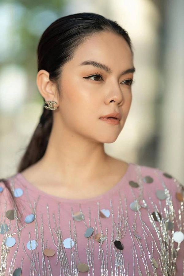 Tưởng đùa mà thật những mỹ nhân này còn chẳng biết đến tỉa tót lông mày lí do là bởi