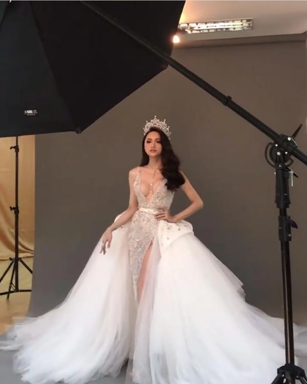 Vẫn căng tròn nhưng bên cao bên thấp phải chăng hương giang mới trùng tu vòng 1 nhưng thất bại
