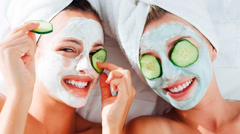 Vết chân chim dày đặc quanh mắt biết mất nhanh chóng chỉ với 5 công thức tại nhà