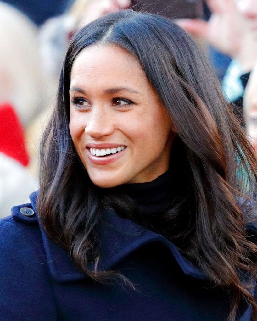 Vì sao cả công nương meghan markle lẫn lý nhã kỳ lại mê mệt màu son này đến vậy