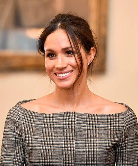 Vì sao cả công nương meghan markle lẫn lý nhã kỳ lại mê mệt màu son này đến vậy