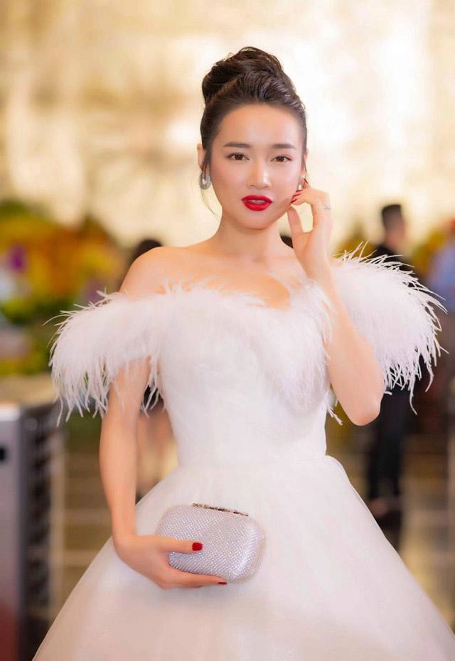 Vướng nghi vấn bầu trước hôn nhân nhã phương vẫn thừa sức rạng rỡ chẳng có dấu hiệu tăng cân