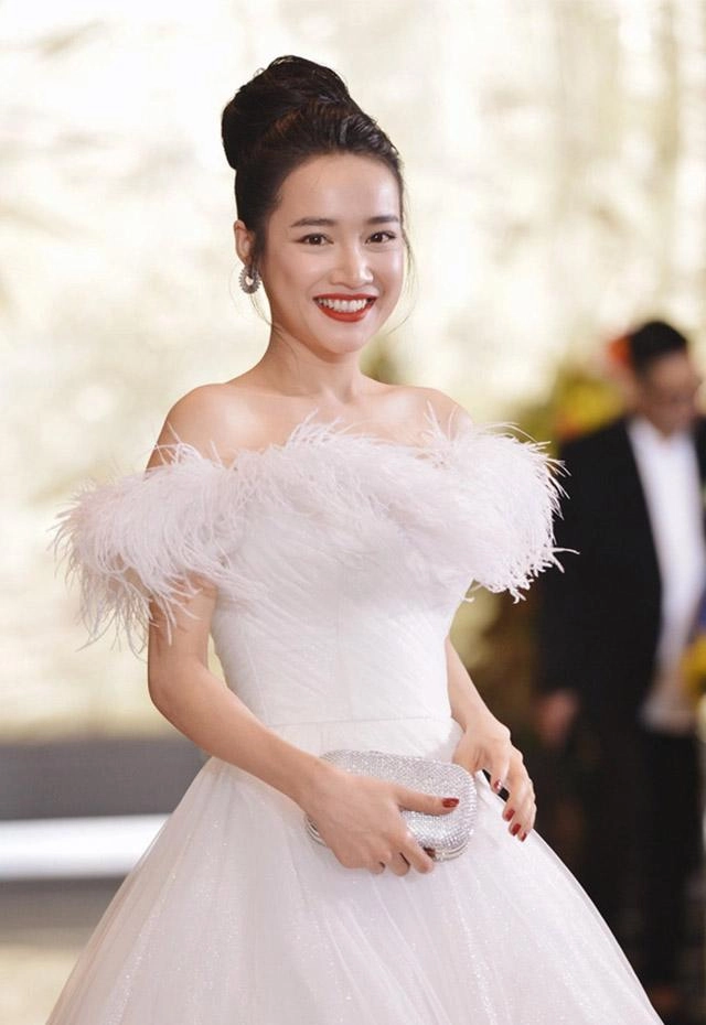 Vướng nghi vấn bầu trước hôn nhân nhã phương vẫn thừa sức rạng rỡ chẳng có dấu hiệu tăng cân