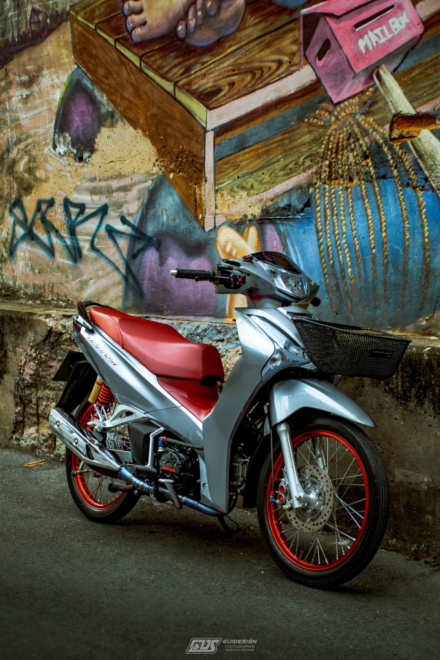 Wave 125i độ đẳng cấp của biker thái - hướng đến sắc đỏ để làm nổi tông màu xám