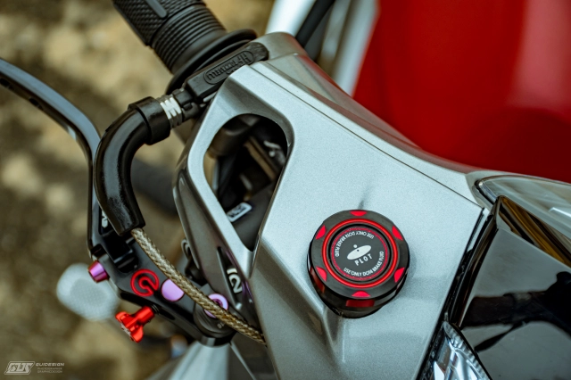 Wave 125i độ đẳng cấp của biker thái - hướng đến sắc đỏ để làm nổi tông màu xám