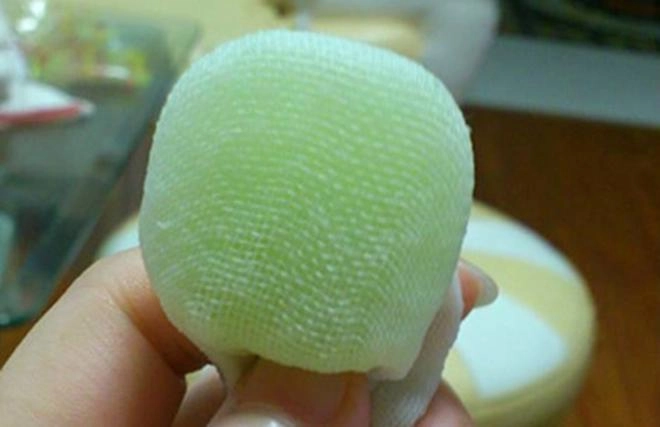 Xay mướp đắng rồi ép lấy làm đá viên thần dược nâng tông da-trị mụn siêu cấp