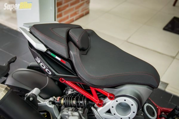 Xe tay ga cao cấp italjet dragster 300 sẽ thu hút mọi ánh nhìn khi xuống đường